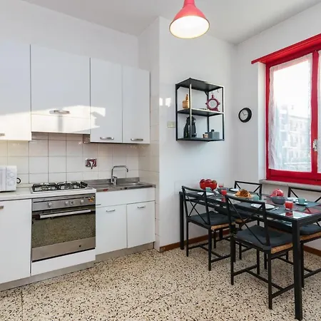 The International Corner Of Corso Dante Apartment
